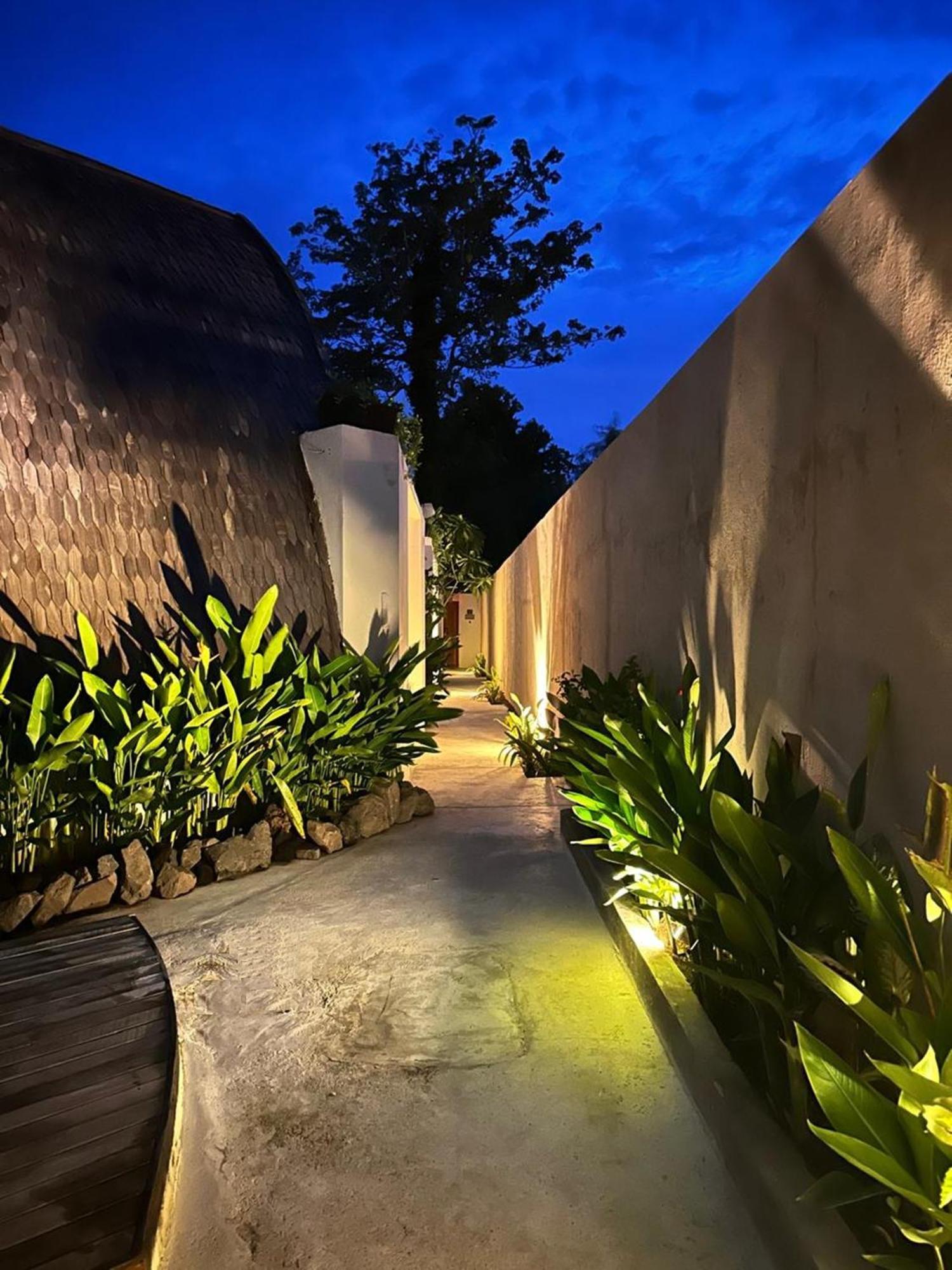 Abian Klumpu Villa & Spa サヌール エクステリア 写真